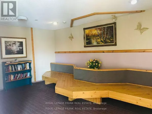 Whitby (downtown Whitby), ON L1N2J4,552 Dundas ST East #204