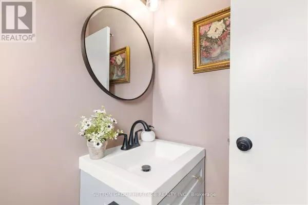 Pickering (west Shore), ON L1W3C9,765 Oklahoma DR #10