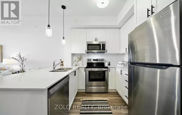 Clarington (newcastle), ON L1B0V9,50 Lakebreeze DR #215
