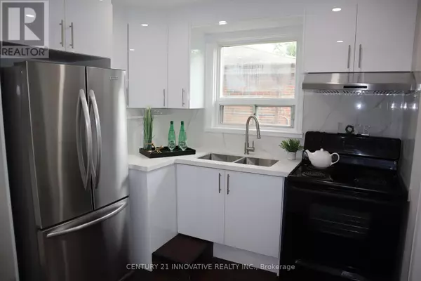 Toronto (kennedy Park), ON M1K4E3,703 MIDLAND AVENUE S