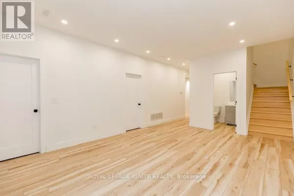 Pickering (west Shore), ON L1W2V9,781 OLIVA STREET