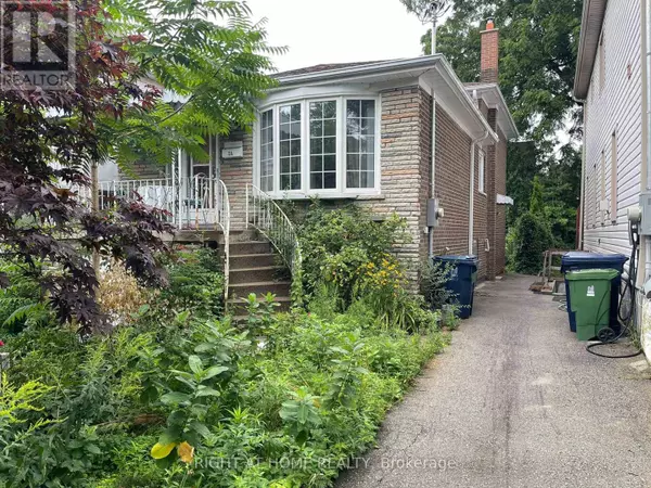 24 Crewe AVE #Lower, Toronto (woodbine-lumsden), ON M4C2J1