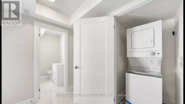 Oshawa (central), ON L1H4N5,146 Celina ST #A