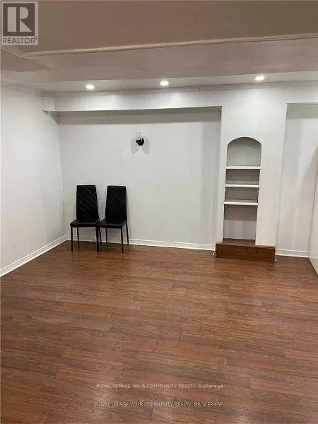 Toronto (rouge), ON M1X2E5,99 Staines RD #Bsmnt
