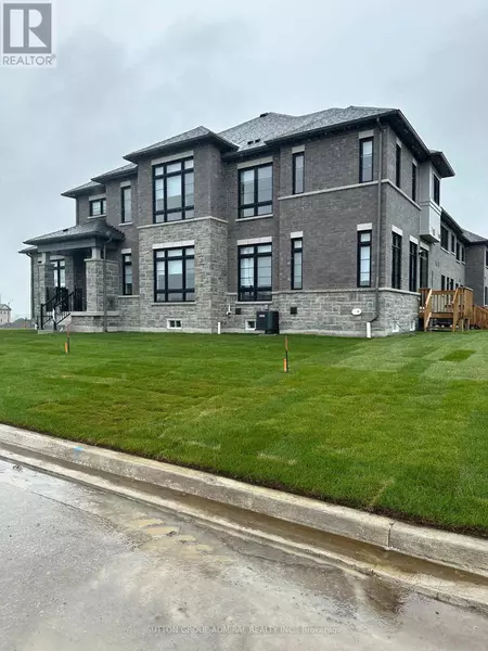 2 BOVEY STREET, Whitby, ON L1P0M6