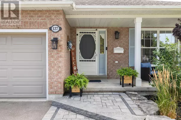 Clarington (bowmanville), ON L1C4M9,127 RHONDA BOULEVARD