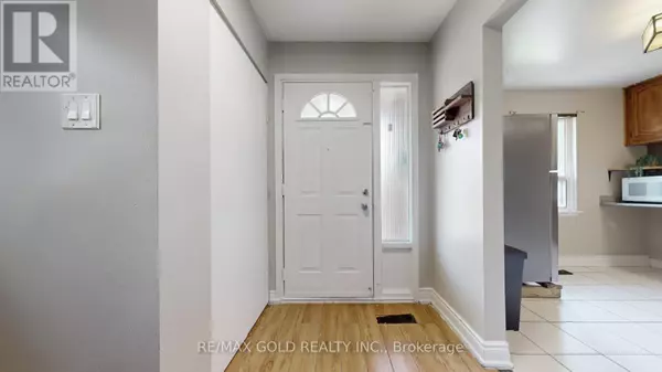 Toronto (malvern), ON M1B2B2,42 MURISON BOULEVARD