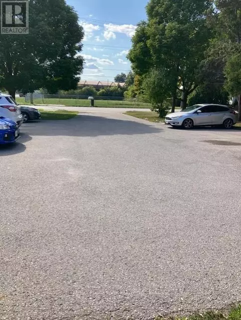 Whitby (port Whitby), ON L1N1A1,102 FRONT STREET E