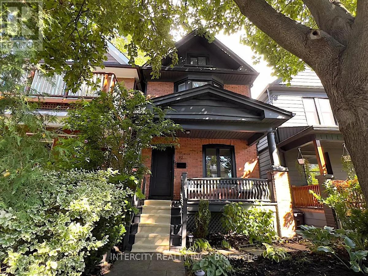 Toronto (south Riverdale), ON M4M1W2,92 DAGMAR AVENUE