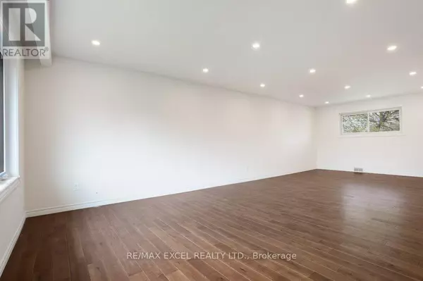 Oshawa (lakeview), ON L1J3T9,899 GLEN STREET