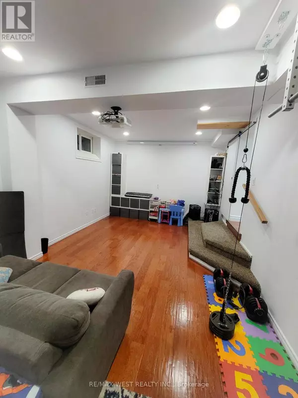 Toronto (wexford-maryvale), ON M1R2P1,1002 Warden AVE #Bsmt