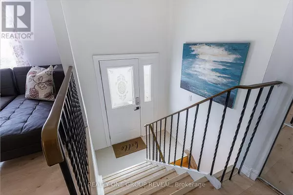 Oshawa (vanier), ON L1J7B7,822 KILKENNY COURT N