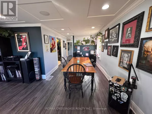 Oshawa (centennial), ON L1G4W3,951 SIMCOE STREET N