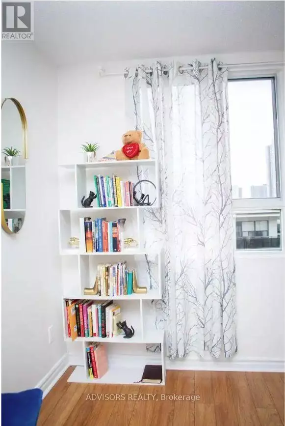 Toronto (east York), ON M4B3M8,4 Park Vista DR #1212