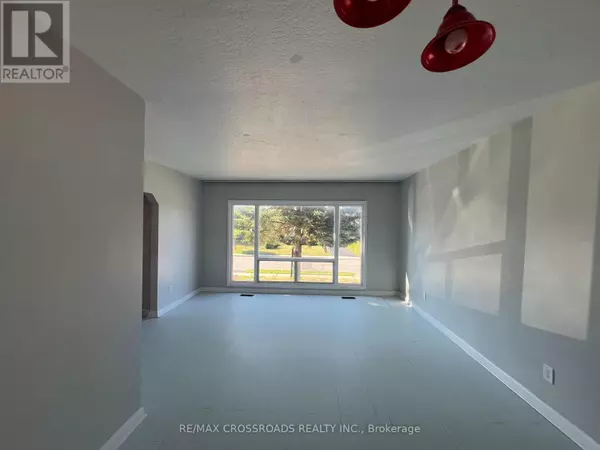 Toronto (bendale), ON M1J1M9,6 SEMINOLE AVENUE