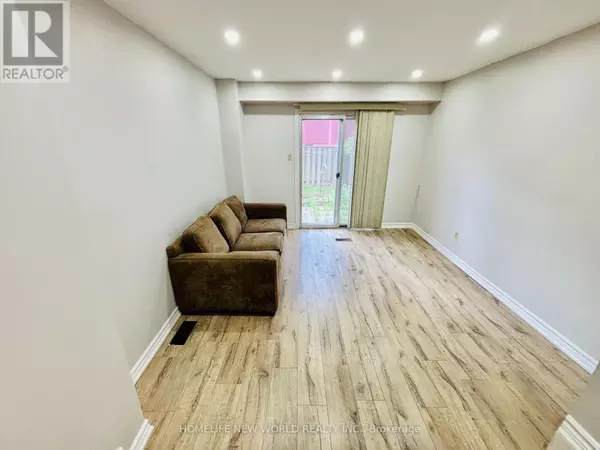 Toronto (south Riverdale), ON M4M3H5,275 Broadview AVE #206
