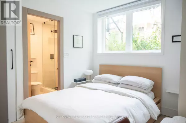 Toronto (the Beaches), ON M4L3T8,76 BELLEFAIR AVENUE