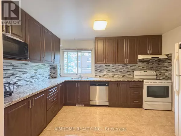 Toronto (l'amoreaux), ON M1W2L7,15 Huntingwood DR #28