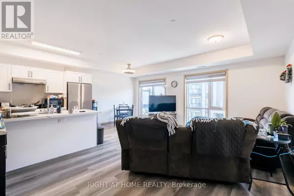 Toronto (l'amoreaux), ON M1W0A9,200 Chester Le BLVD #D302