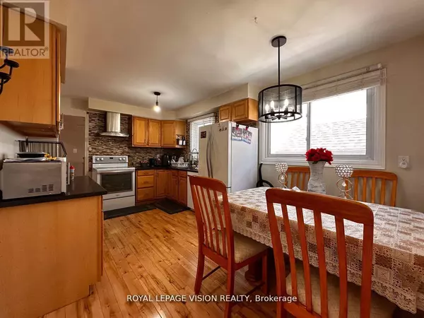 Whitby (lynde Creek), ON L1P1C1,32 GOLDRING DRIVE