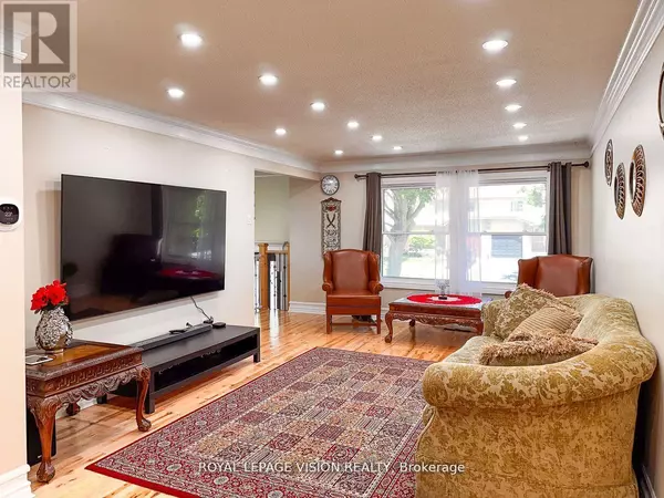 Whitby (lynde Creek), ON L1P1C1,32 GOLDRING DRIVE