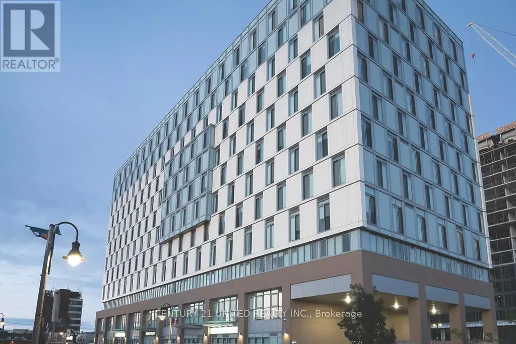 Oshawa (central), ON L1G0B7,100 Bond ST East #1002