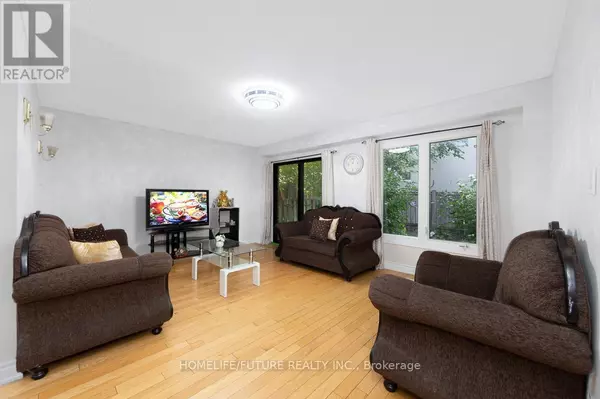 Toronto (malvern), ON M1B2Y4,67 VERNE CRESCENT