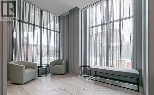 Toronto (the Beaches), ON M4L0B3,1630 Queen ST East #301