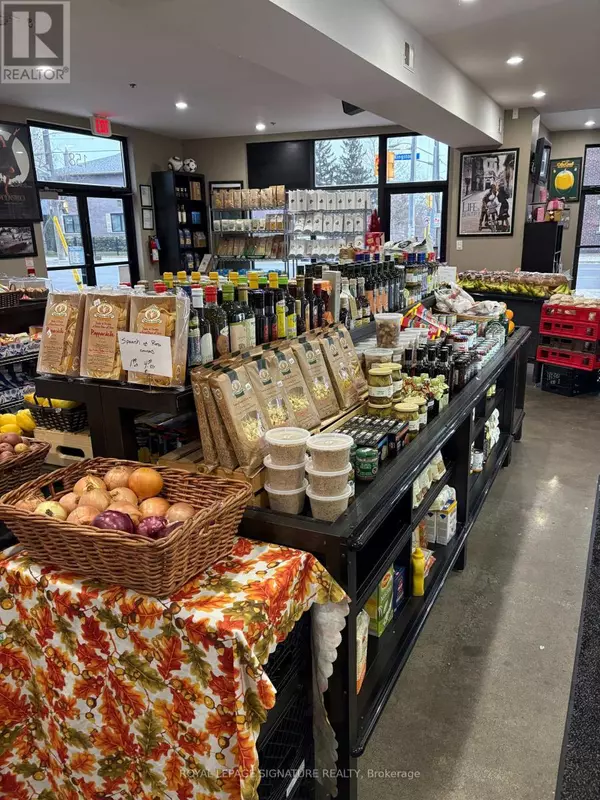 Toronto (birchcliffe-cliffside), ON M1N1N3,158 FALLINGBROOK ROAD