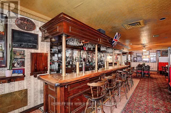 Toronto (east End-danforth), ON M4E1S7,962 KINGSTON ROAD