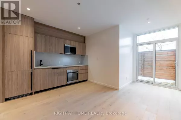 778 Queen ST East #202, Toronto (south Riverdale), ON M4M1H4