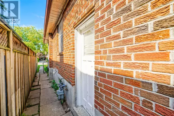 Toronto (west Hill), ON M1E3W5,30 MELCHIOR DRIVE