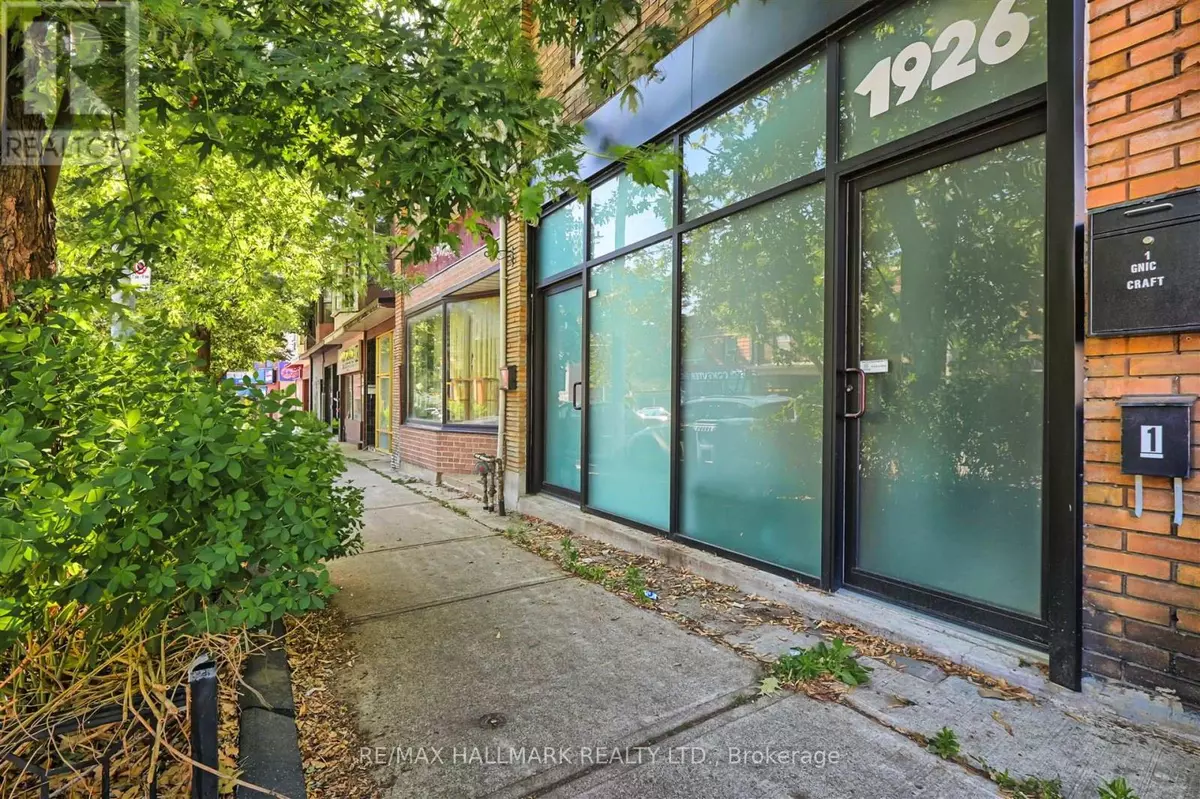 Toronto (woodbine Corridor), ON M4L2C1,1926 GERRARD STREET E