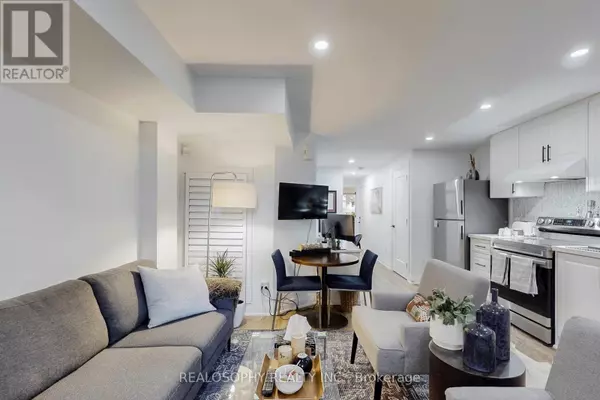 Toronto (south Riverdale), ON M4M2P6,102 Morse ST #Lower