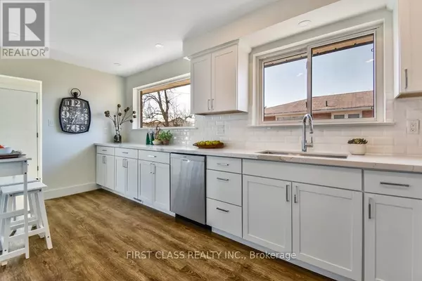 Toronto (guildwood), ON M1E1V3,24 FINTONA AVENUE