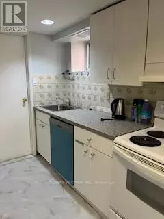 Toronto (east End-danforth), ON M4E2V5,39 Main ST #BSMT