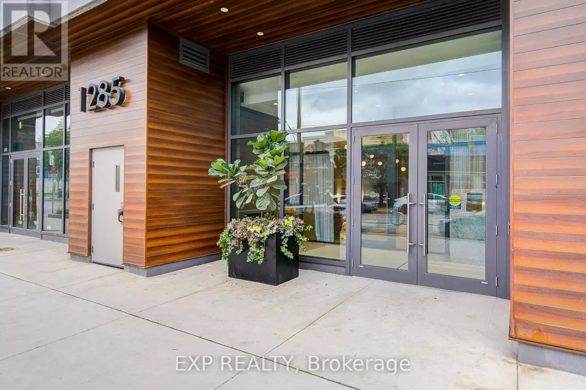 Toronto (greenwood-coxwell), ON M4L1C2,1285 Queen ST East #211