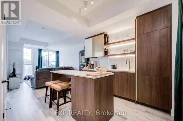 Toronto (greenwood-coxwell), ON M4L1C2,1285 Queen ST East #211
