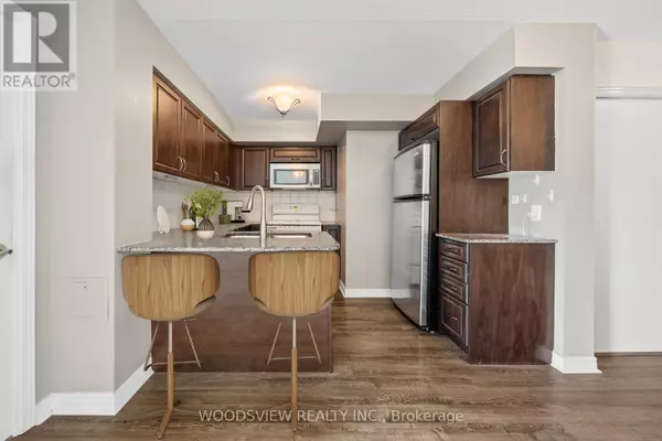 Toronto (clairlea-birchmount), ON M1L1Z8,60 Fairfax CRES #233