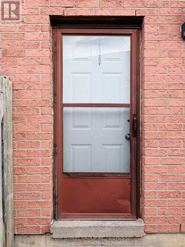 Oshawa (lakeview), ON L1J7Z5,1448 Outlet DR #1