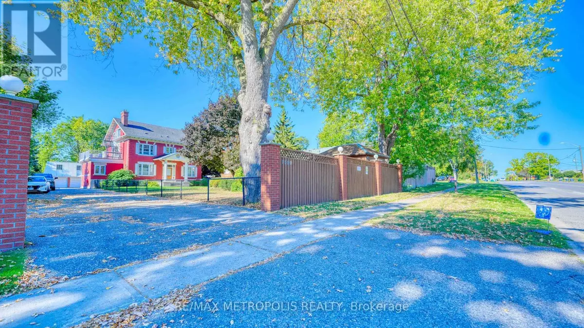 Oshawa (lakeview), ON L1H4L8,1110 Simcoe ST South #Upper #3