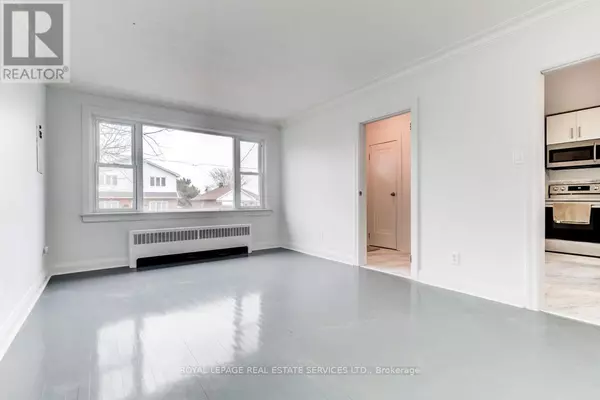 Oshawa (central), ON L1H5V4,122 CHADBURN STREET
