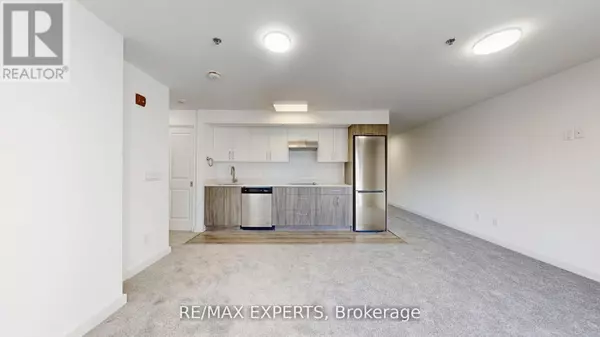 Toronto (greenwood-coxwell), ON M4L2V8,45 Connaught AVE #303