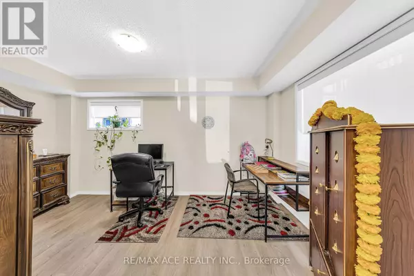 Oshawa (eastdale), ON L1K1A9,1344 BRADENTON PATH