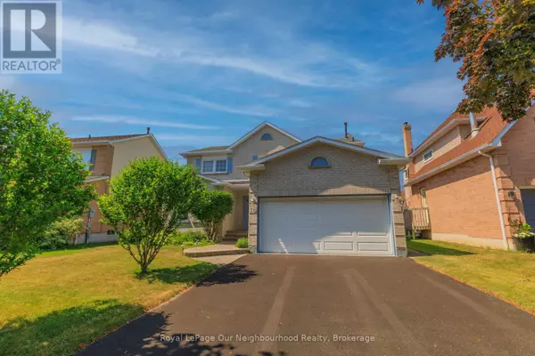 10 HOLDEN COURT, Whitby (blue Grass Meadows), ON L1N9A1