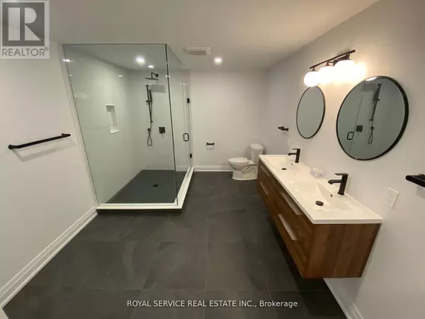 Whitby (pringle Creek), ON L1N8P2,61 Waywell ST #B