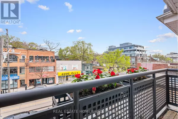 Toronto (the Beaches), ON M4L1H7,1941 Queen ST East #301