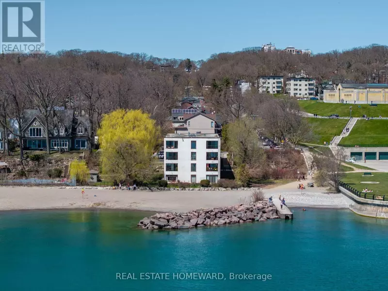 2 Nursewood RD #2, Toronto (the Beaches), ON M4E3R8