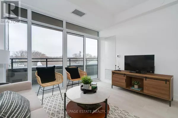 Toronto (greenwood-coxwell), ON M4L0B6,1285 Queen ST East #404