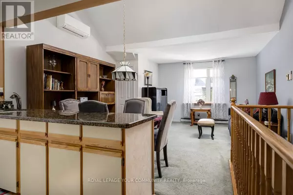 Toronto (greenwood-coxwell), ON M4L2V8,37 CONNAUGHT AVENUE